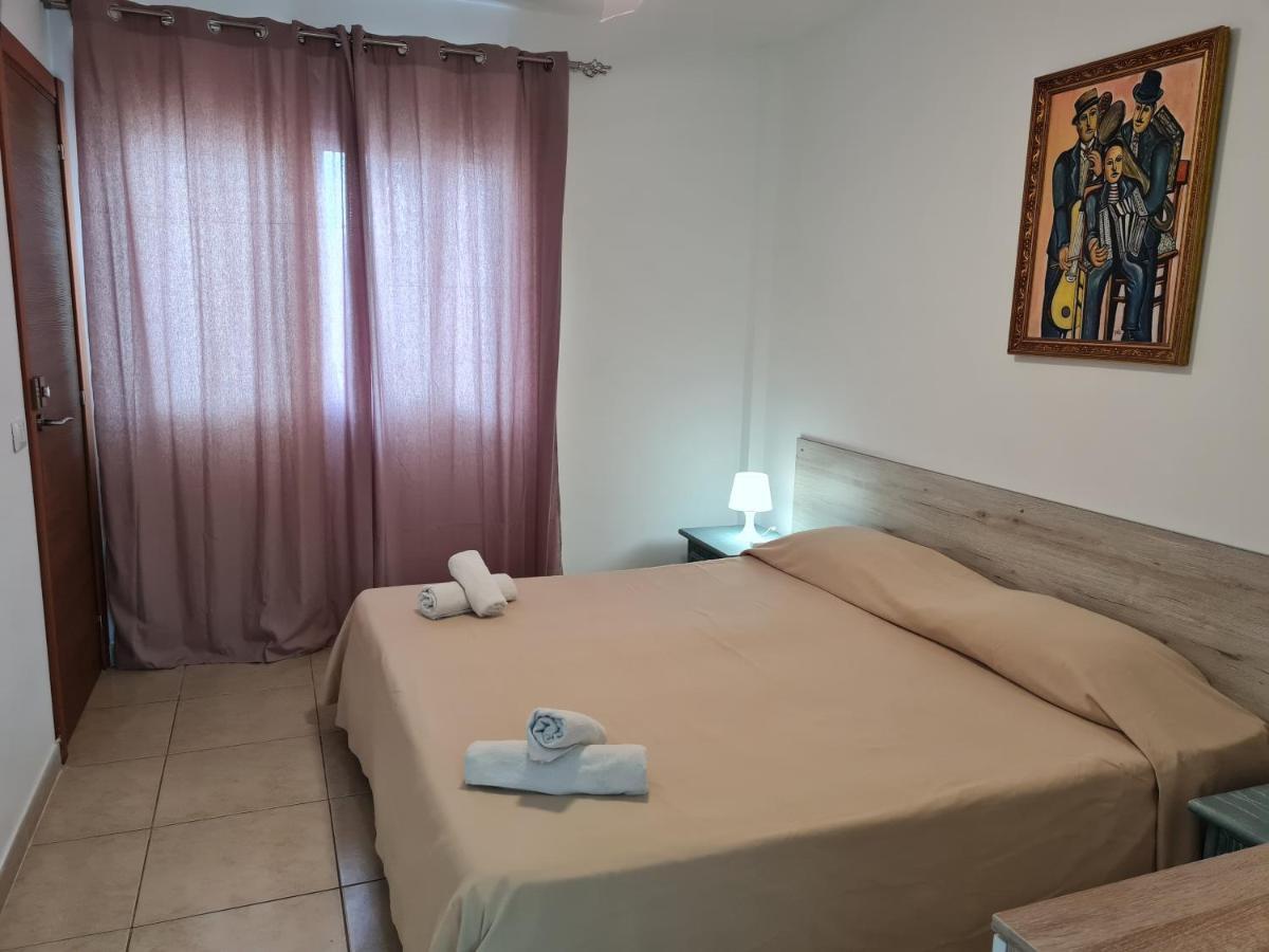Habitaciones Nathaly Armenime エクステリア 写真
