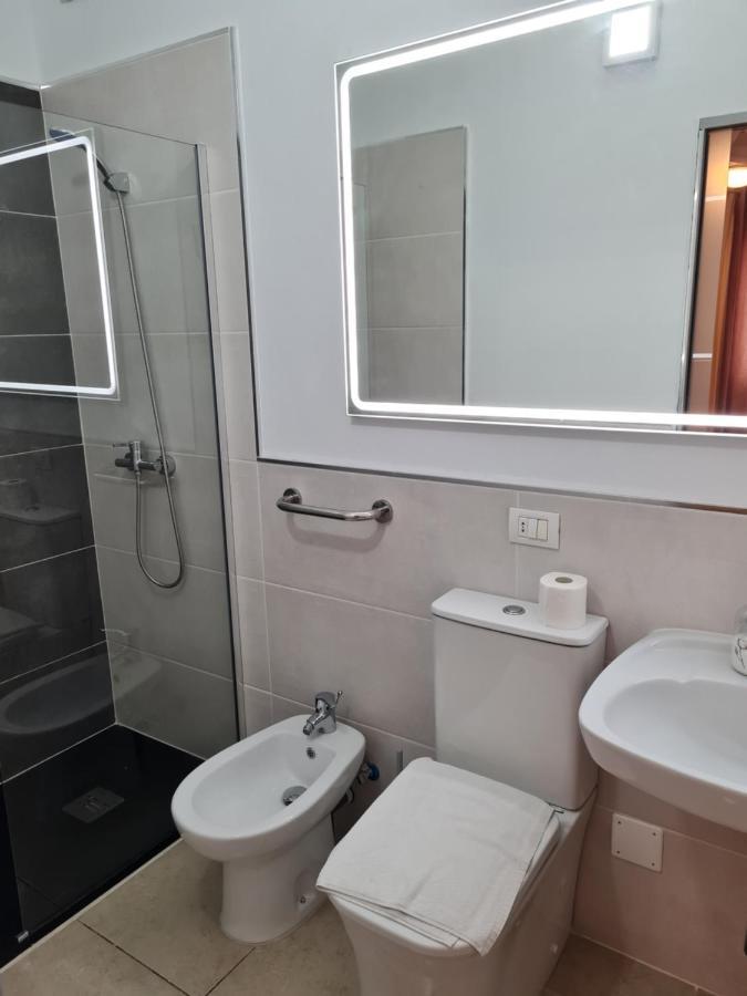 Habitaciones Nathaly Armenime エクステリア 写真