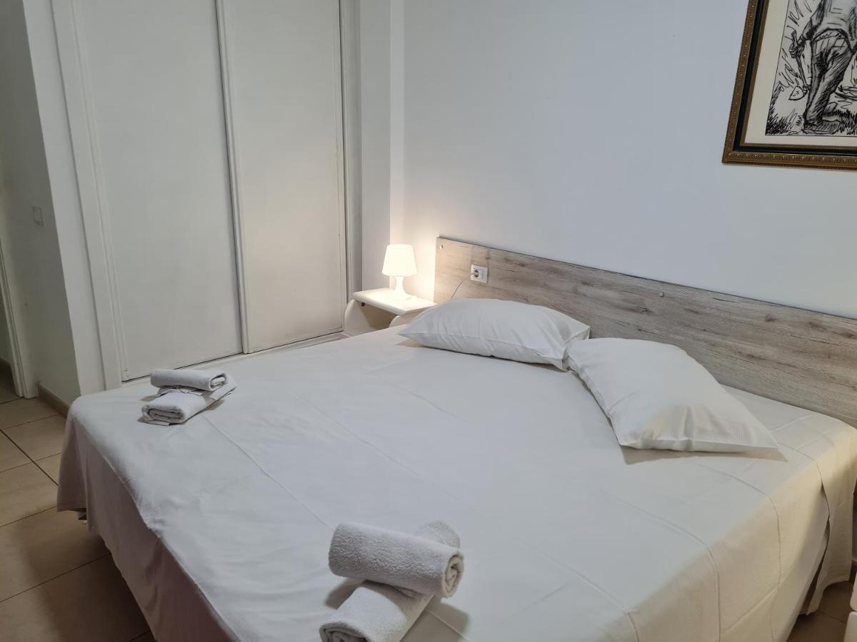 Habitaciones Nathaly Armenime エクステリア 写真